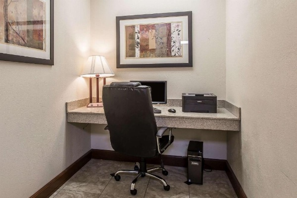 Quality Inn Montgomery image 5